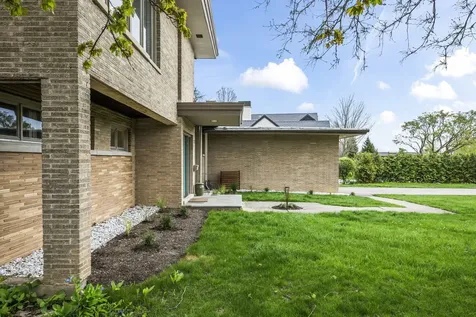 87 Ravinoaks Lane Highland Park IL 60035