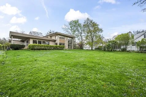 87 Ravinoaks Lane Highland Park IL 60035