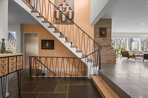 87 Ravinoaks Lane Highland Park IL 60035