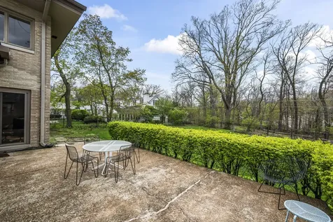 87 Ravinoaks Lane Highland Park IL 60035