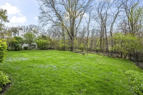 87 Ravinoaks Lane Highland Park IL 60035