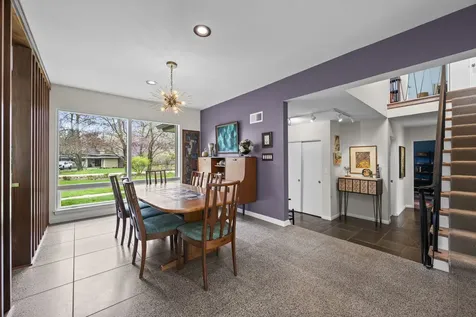 87 Ravinoaks Lane Highland Park IL 60035