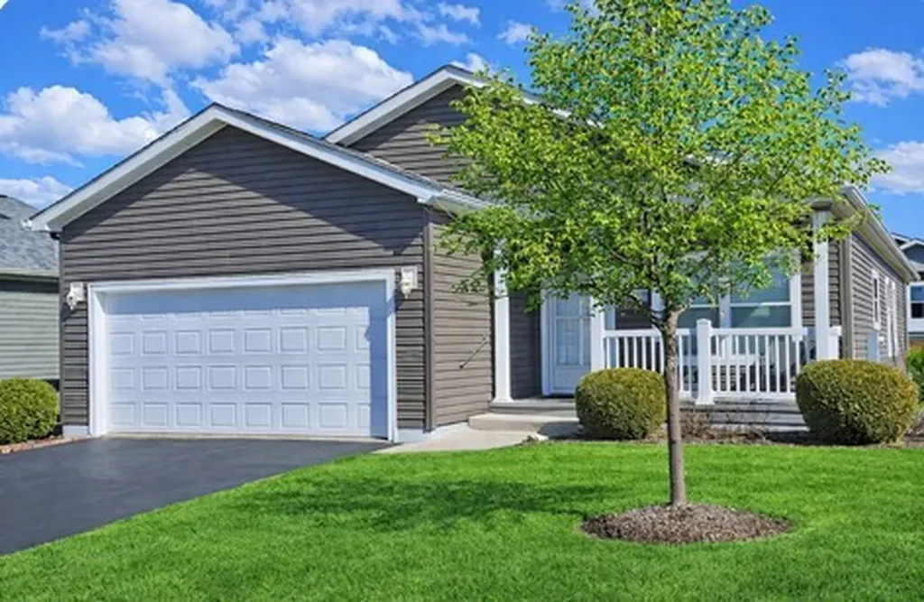 1521 Meadow View Lane Grayslake IL 60030