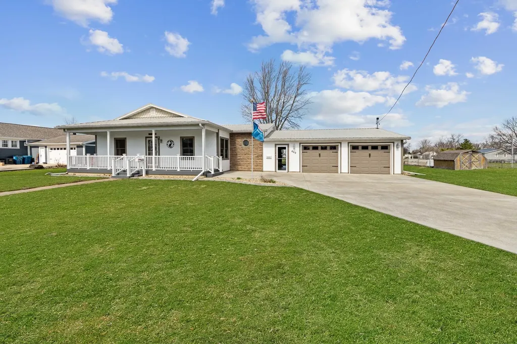 620 West 6th Street Minonk IL 61760