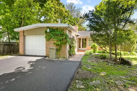 949 Ridgewood Drive Highland Park IL 60035