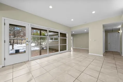 949 Ridgewood Drive Highland Park IL 60035