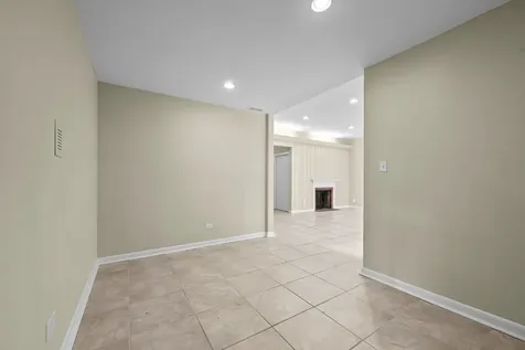 949 Ridgewood Drive Highland Park IL 60035