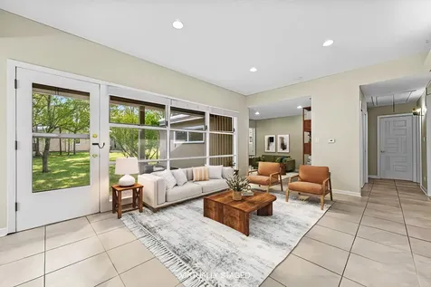 949 Ridgewood Drive Highland Park IL 60035