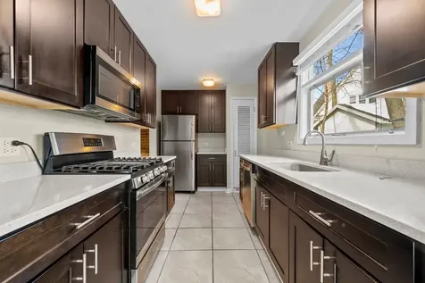 949 Ridgewood Drive Highland Park IL 60035