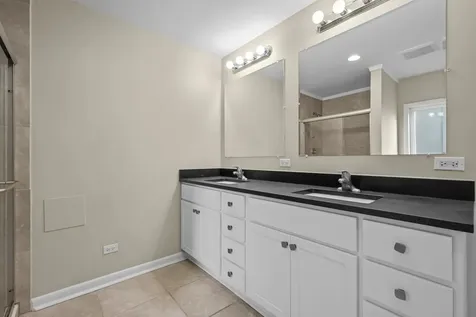 949 Ridgewood Drive Highland Park IL 60035