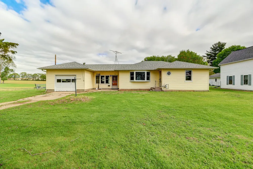 1134 West Main Street Thomson IL 61285