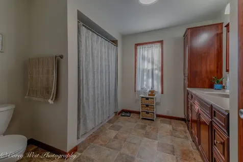 533 Bethany Road Sycamore IL 60178