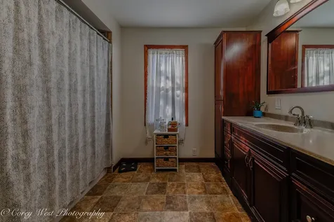 533 Bethany Road Sycamore IL 60178