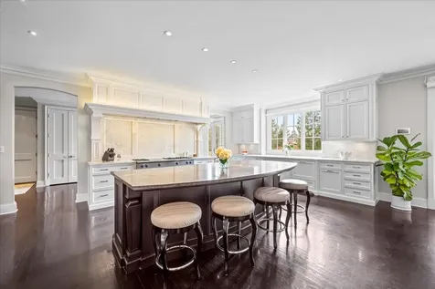 2220 Churchill Circle Libertyville IL 60048