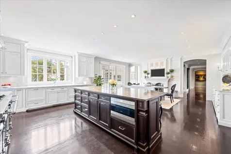 2220 Churchill Circle Libertyville IL 60048