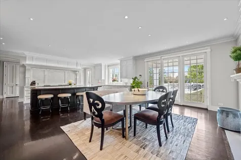 2220 Churchill Circle Libertyville IL 60048