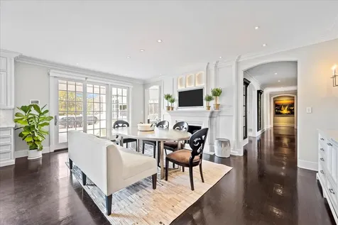 2220 Churchill Circle Libertyville IL 60048