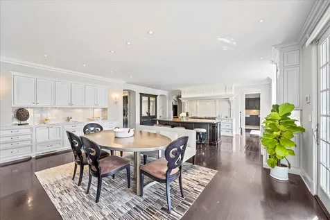 2220 Churchill Circle Libertyville IL 60048