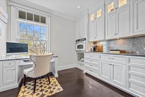 2220 Churchill Circle Libertyville IL 60048