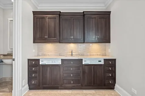 2220 Churchill Circle Libertyville IL 60048