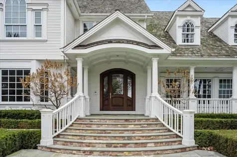 2220 Churchill Circle Libertyville IL 60048