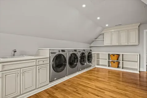 2220 Churchill Circle Libertyville IL 60048