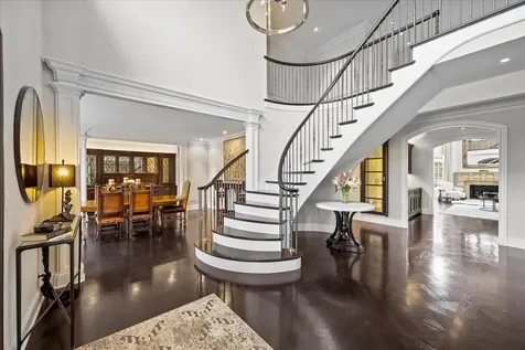 2220 Churchill Circle Libertyville IL 60048