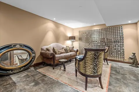 2220 Churchill Circle Libertyville IL 60048