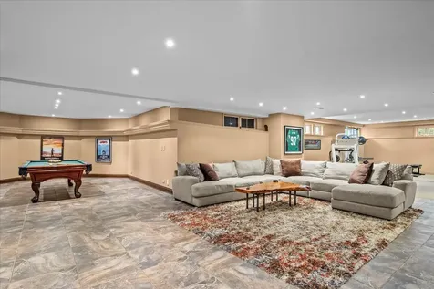 2220 Churchill Circle Libertyville IL 60048