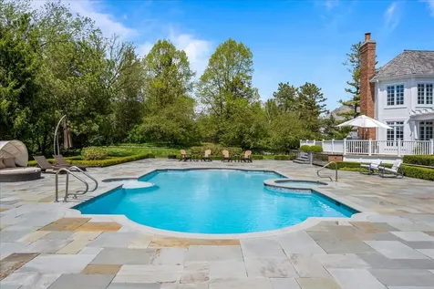 2220 Churchill Circle Libertyville IL 60048