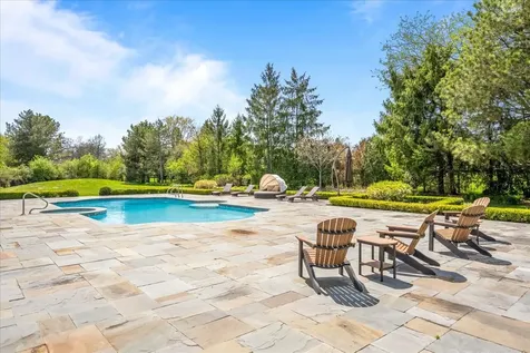 2220 Churchill Circle Libertyville IL 60048