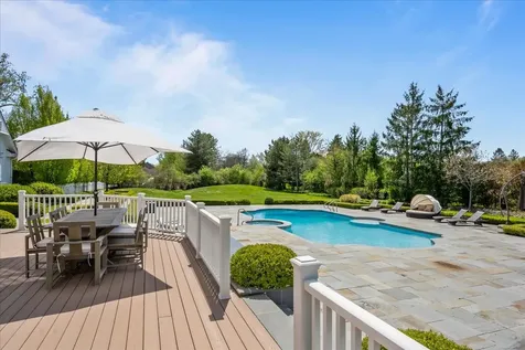 2220 Churchill Circle Libertyville IL 60048