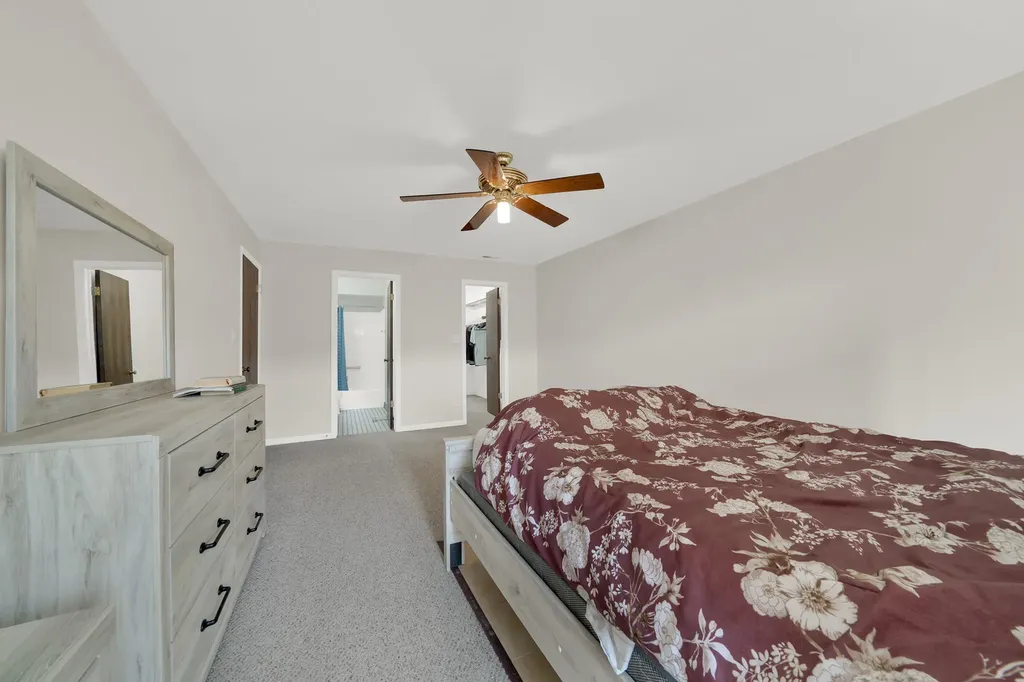 601 Lake Hinsdale Drive Willowbrook IL 60527