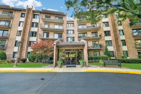 601 Lake Hinsdale Drive Willowbrook IL 60527
