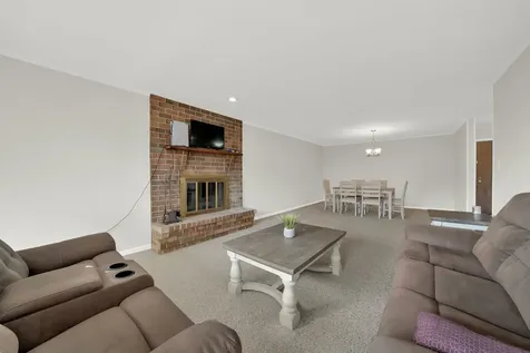 601 Lake Hinsdale Drive Willowbrook IL 60527