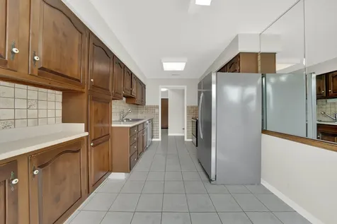 601 Lake Hinsdale Drive Willowbrook IL 60527