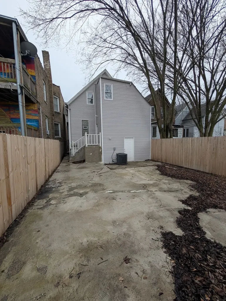 654 East 92nd Place Chicago IL 60619