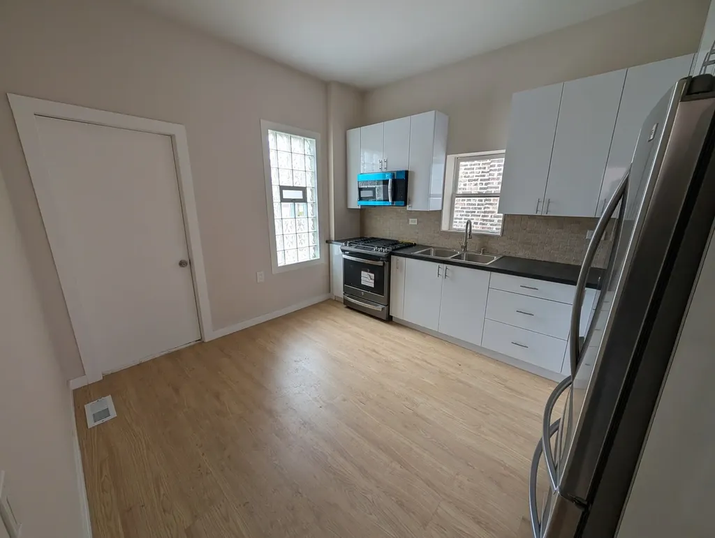 654 East 92nd Place Chicago IL 60619