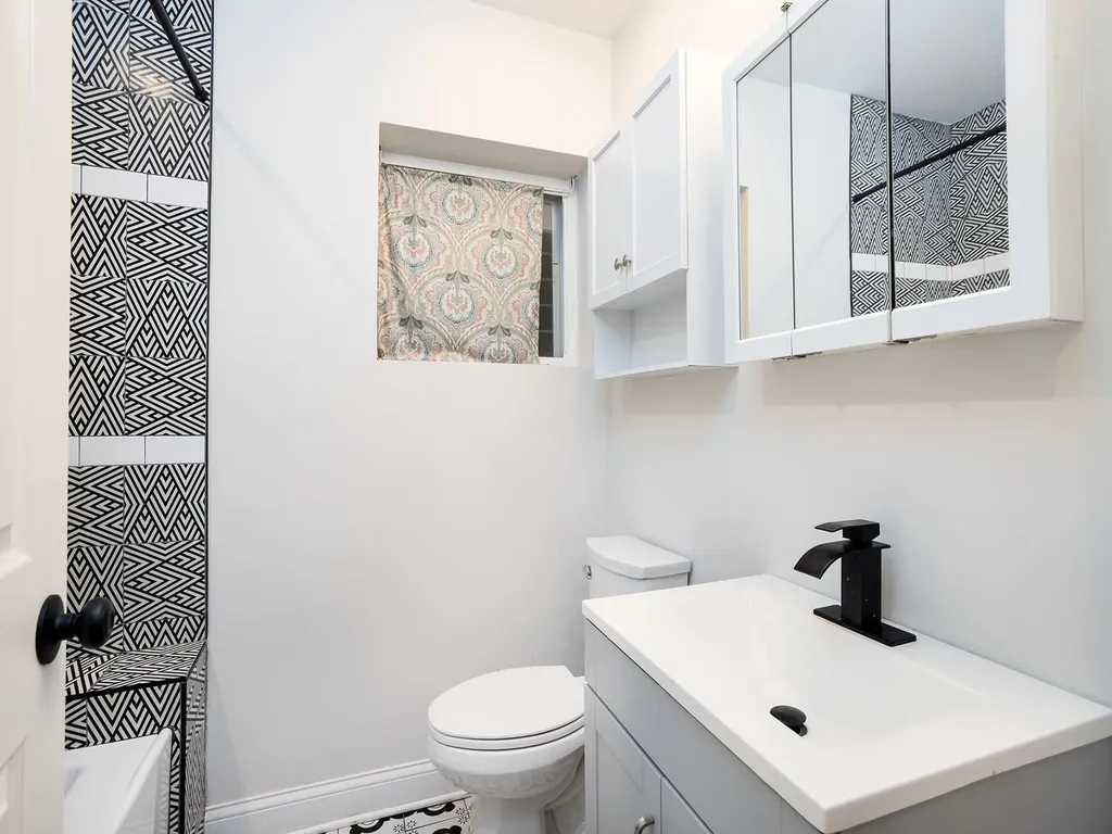 5033 West Washington Boulevard Chicago IL 60644