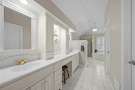 1002 Shimer Court Naperville IL 60565