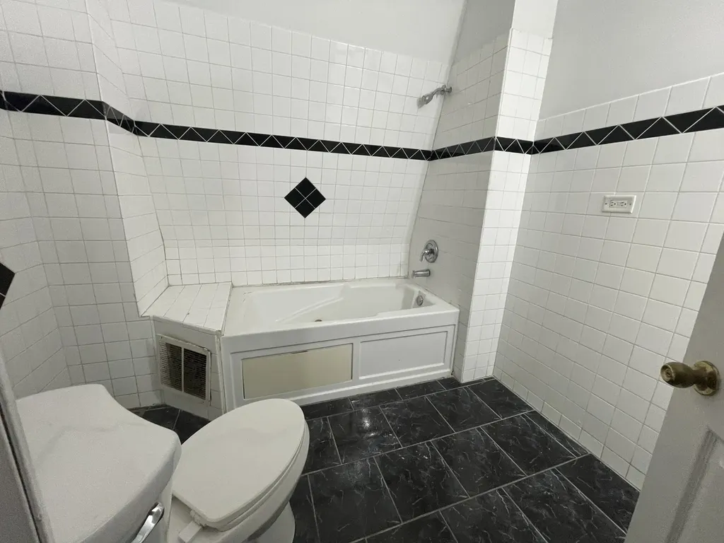 4913 West Jackson Boulevard Chicago IL 60644