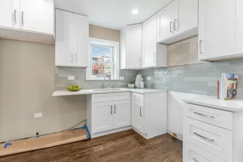 9332 South Bishop Street Chicago IL 60620