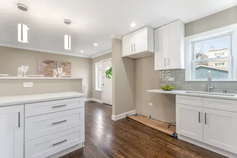 9332 South Bishop Street Chicago IL 60620