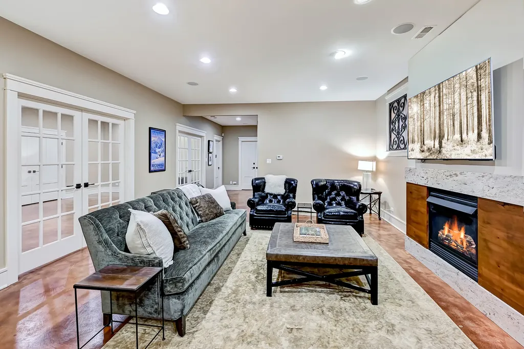4739 Grand Avenue Western Springs IL 60558