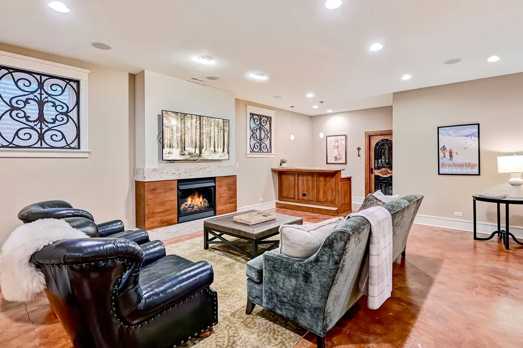 4739 Grand Avenue Western Springs IL 60558