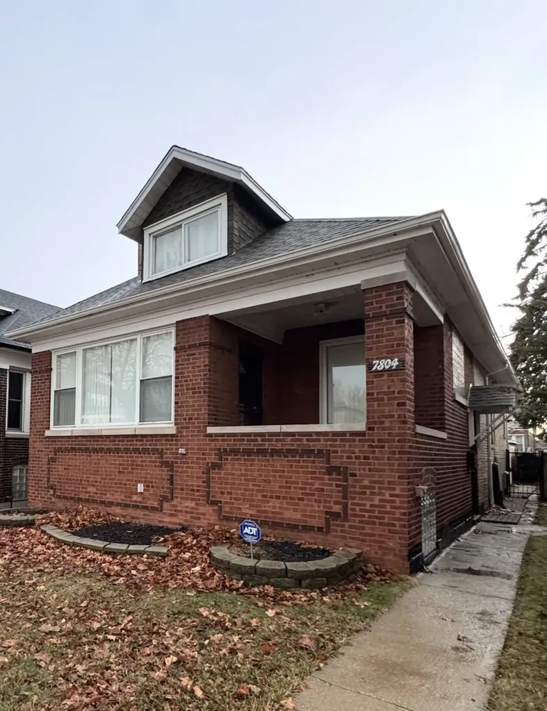 7804 South Paxton Avenue Chicago IL 60649
