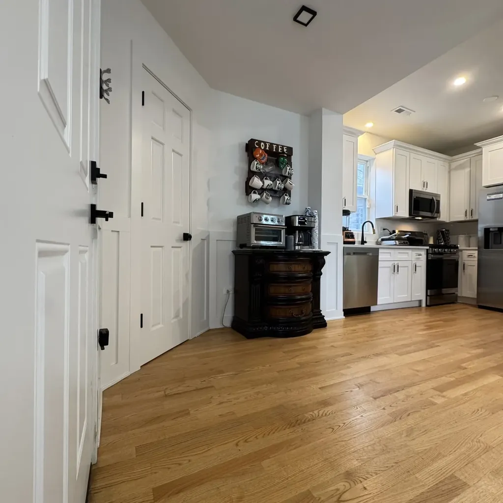 7804 South Paxton Avenue Chicago IL 60649