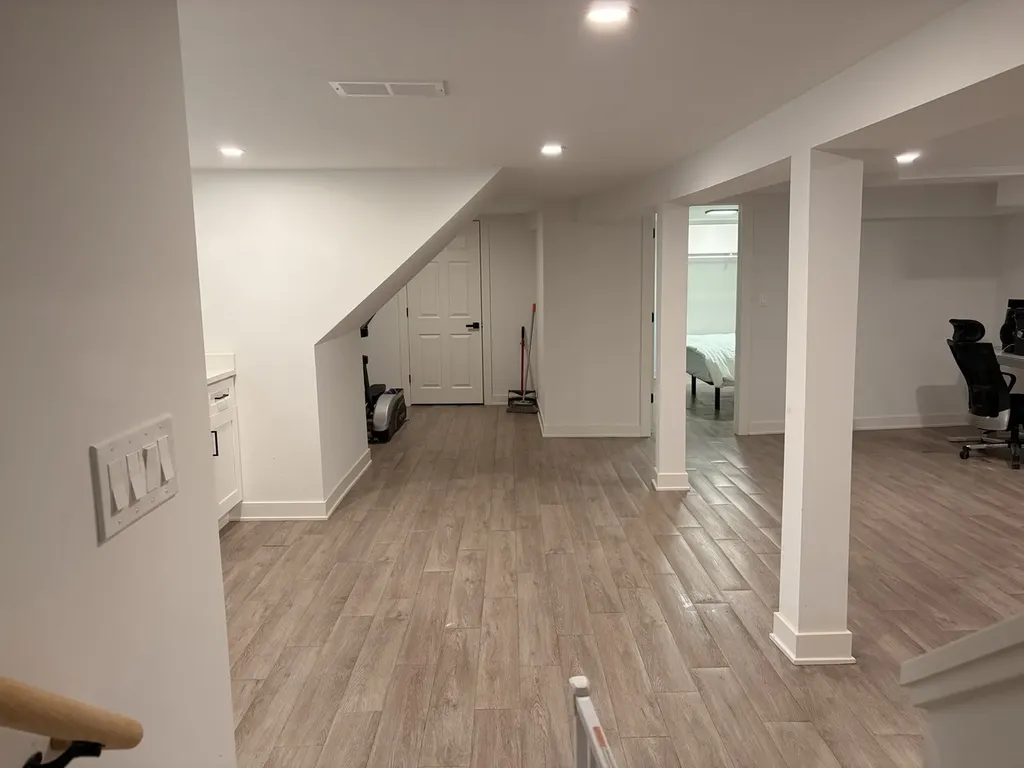 7804 South Paxton Avenue Chicago IL 60649