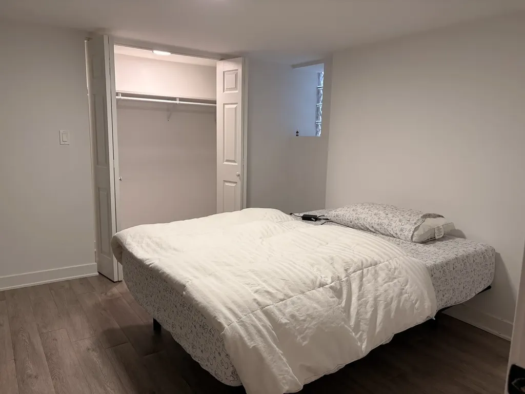 7804 South Paxton Avenue Chicago IL 60649