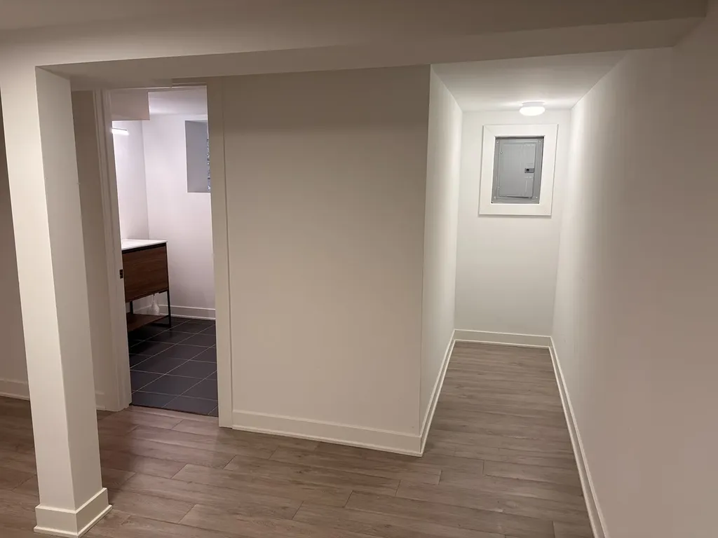 7804 South Paxton Avenue Chicago IL 60649